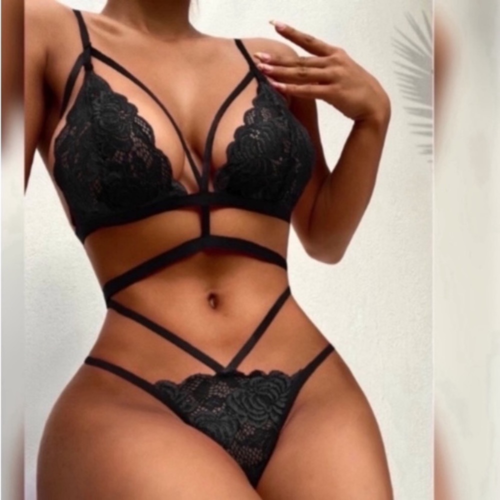 Black Lace Lingerie Panty & Bralette Set